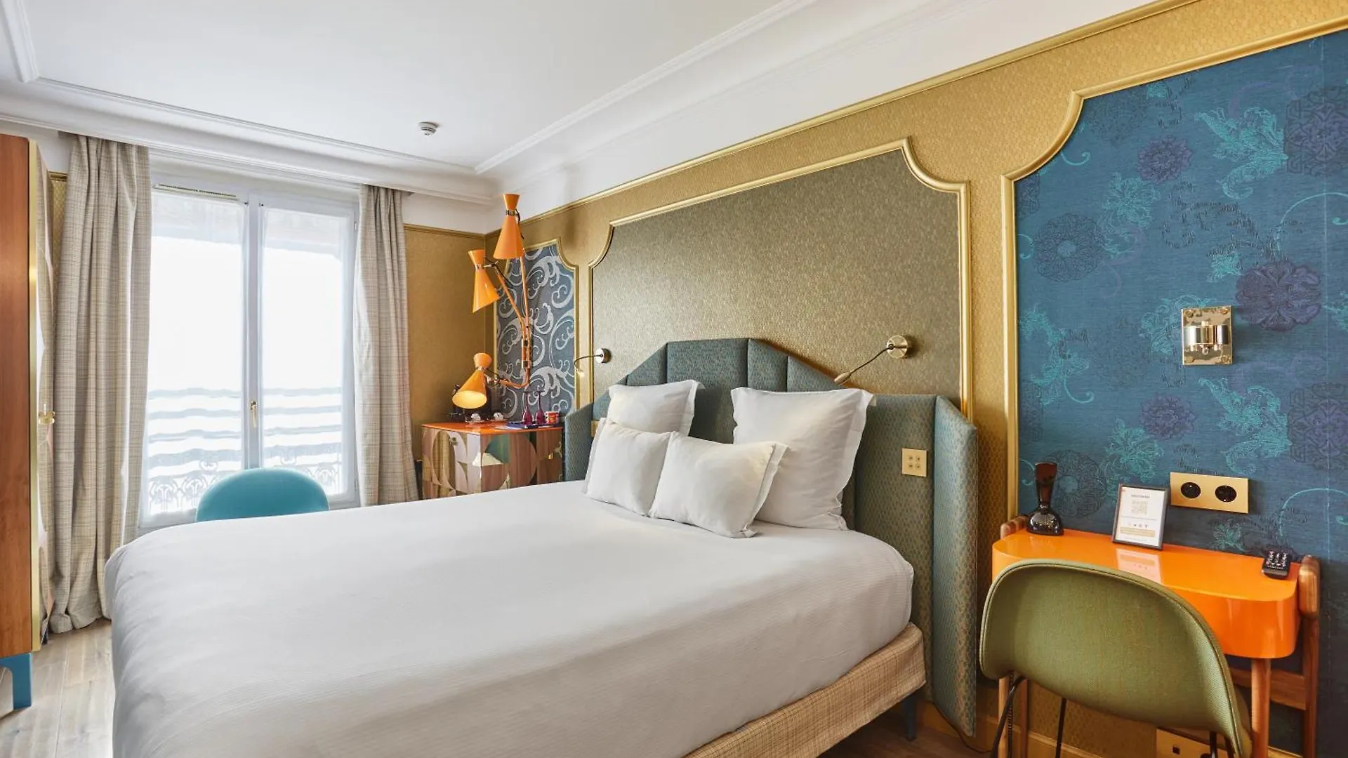 Hotel Idol