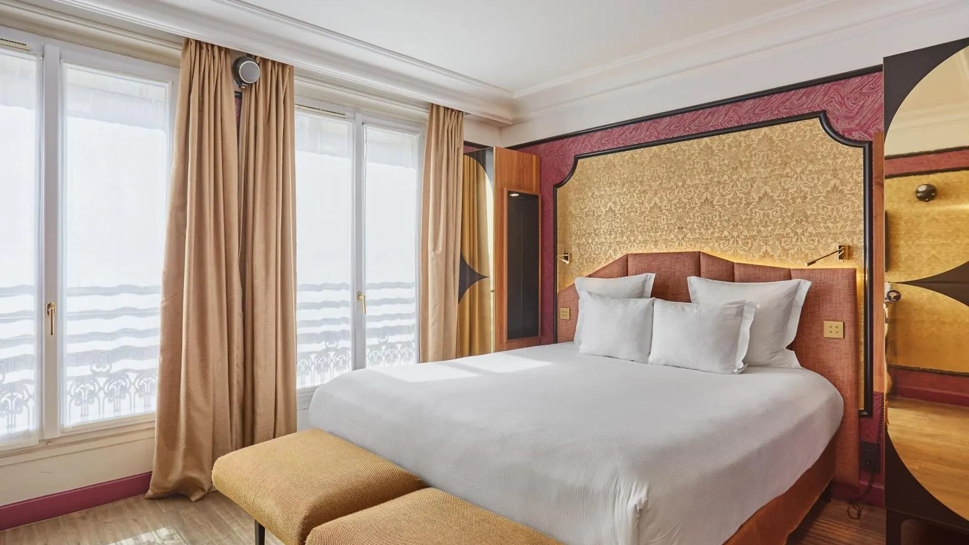 Idol Hotel