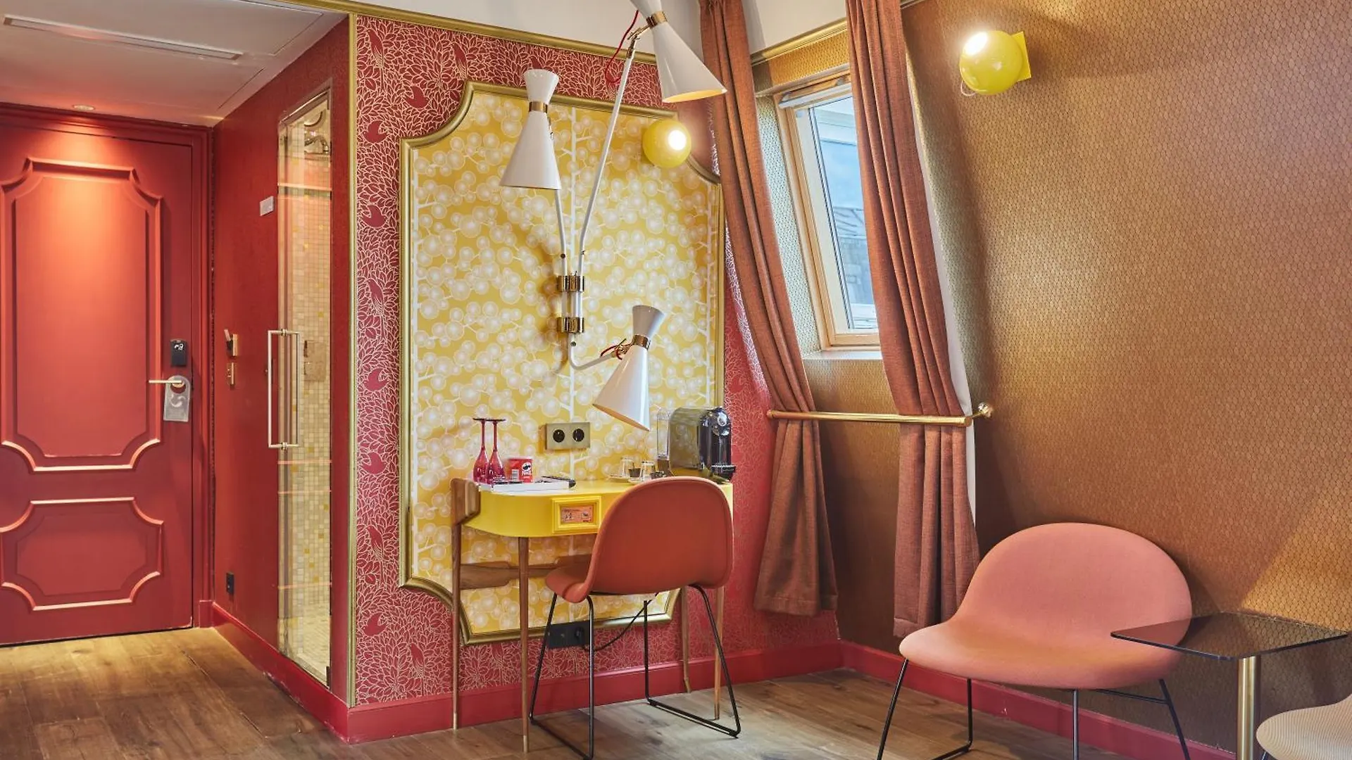 Idol Hotel