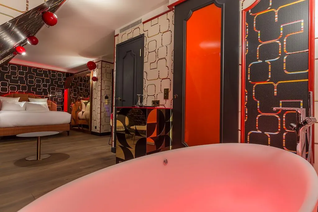 Idol Otel Paris