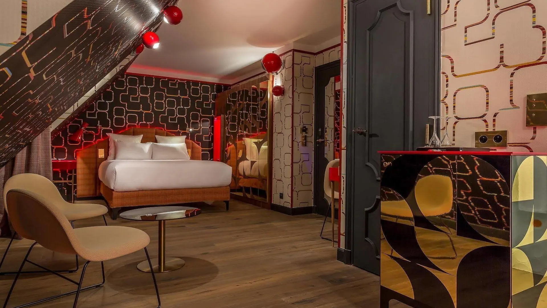 Idol Hotel