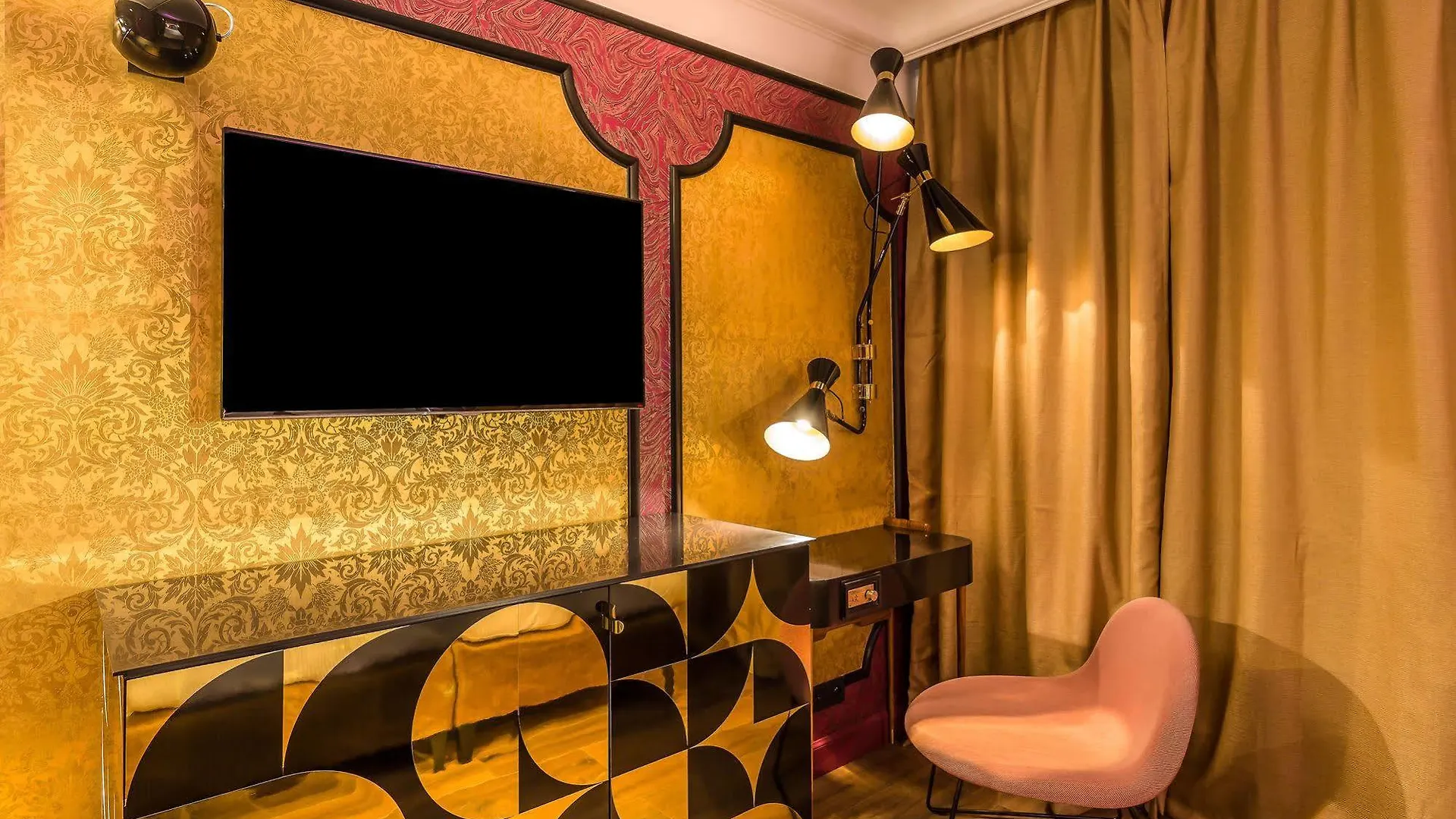 Idol Hotel Paris
