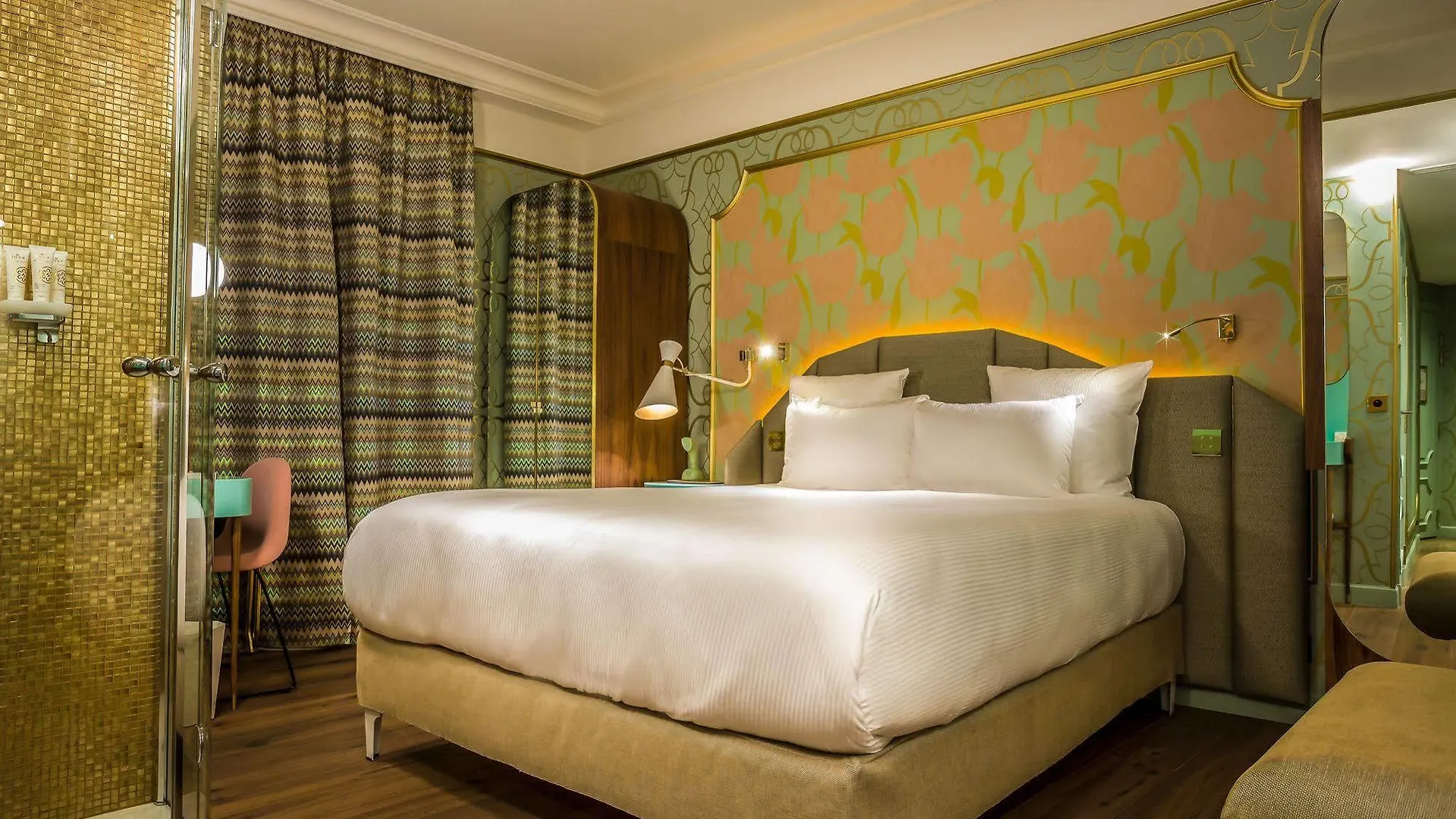 Hotel Idol