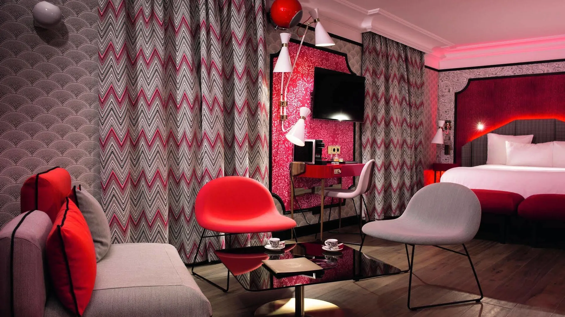 Idol Hotel