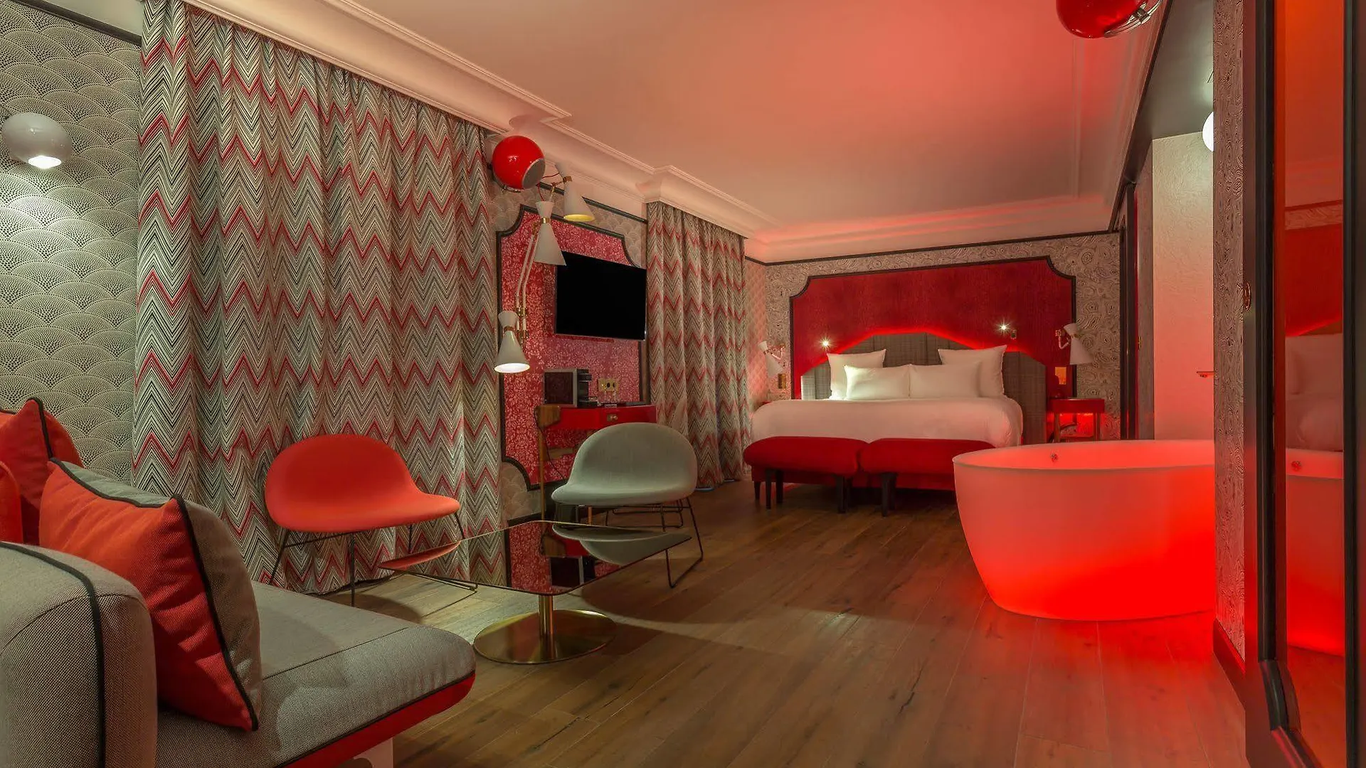 Hotel Idol 4*