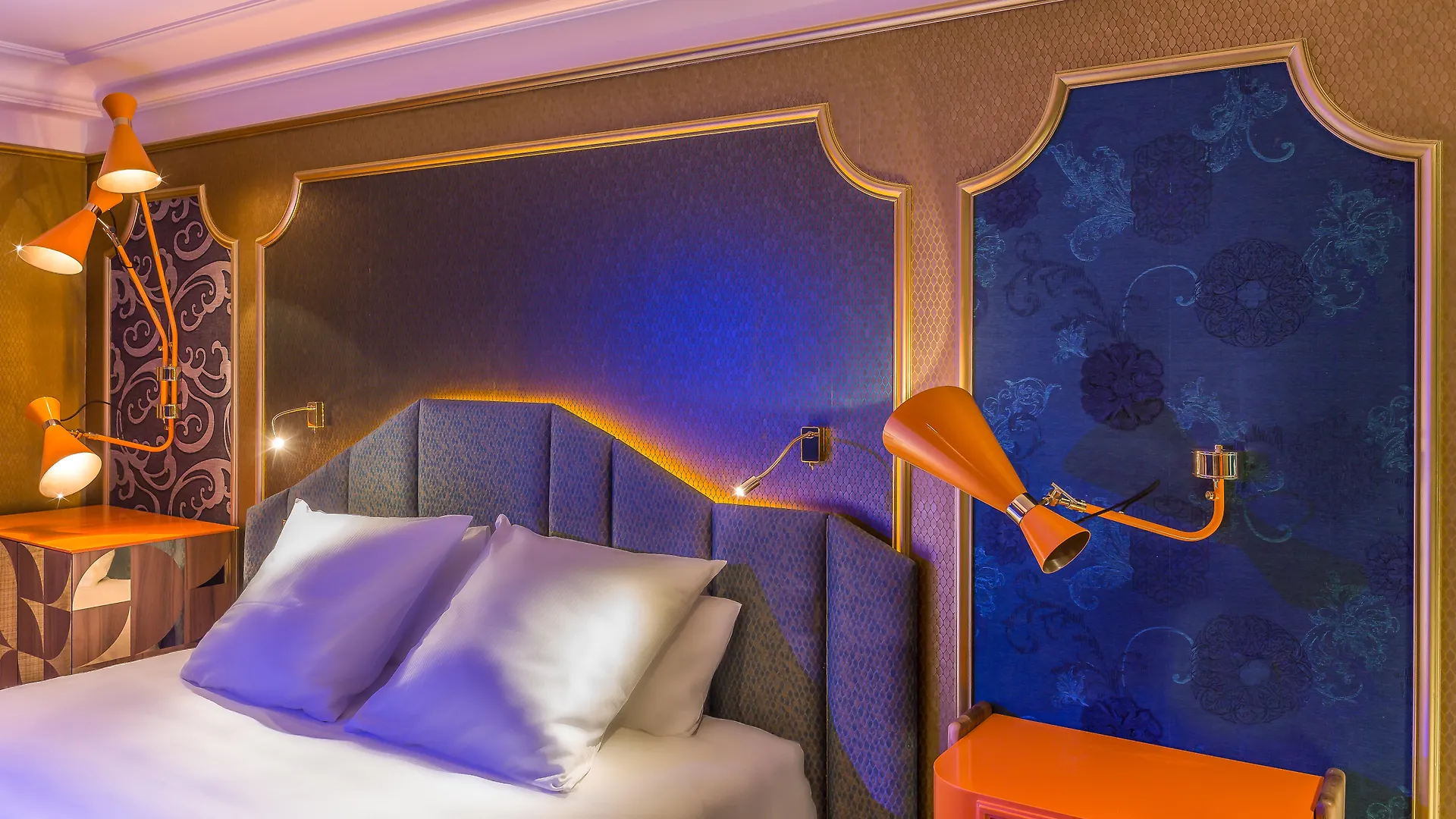 Hotel Idol